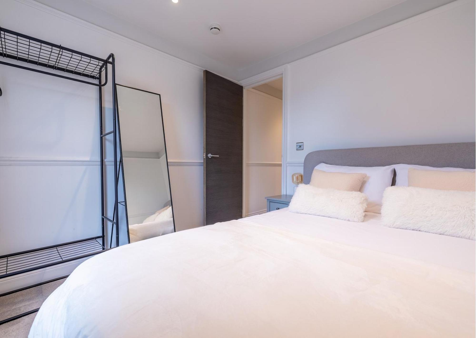 The Stanley Apartment Teddington Exterior foto